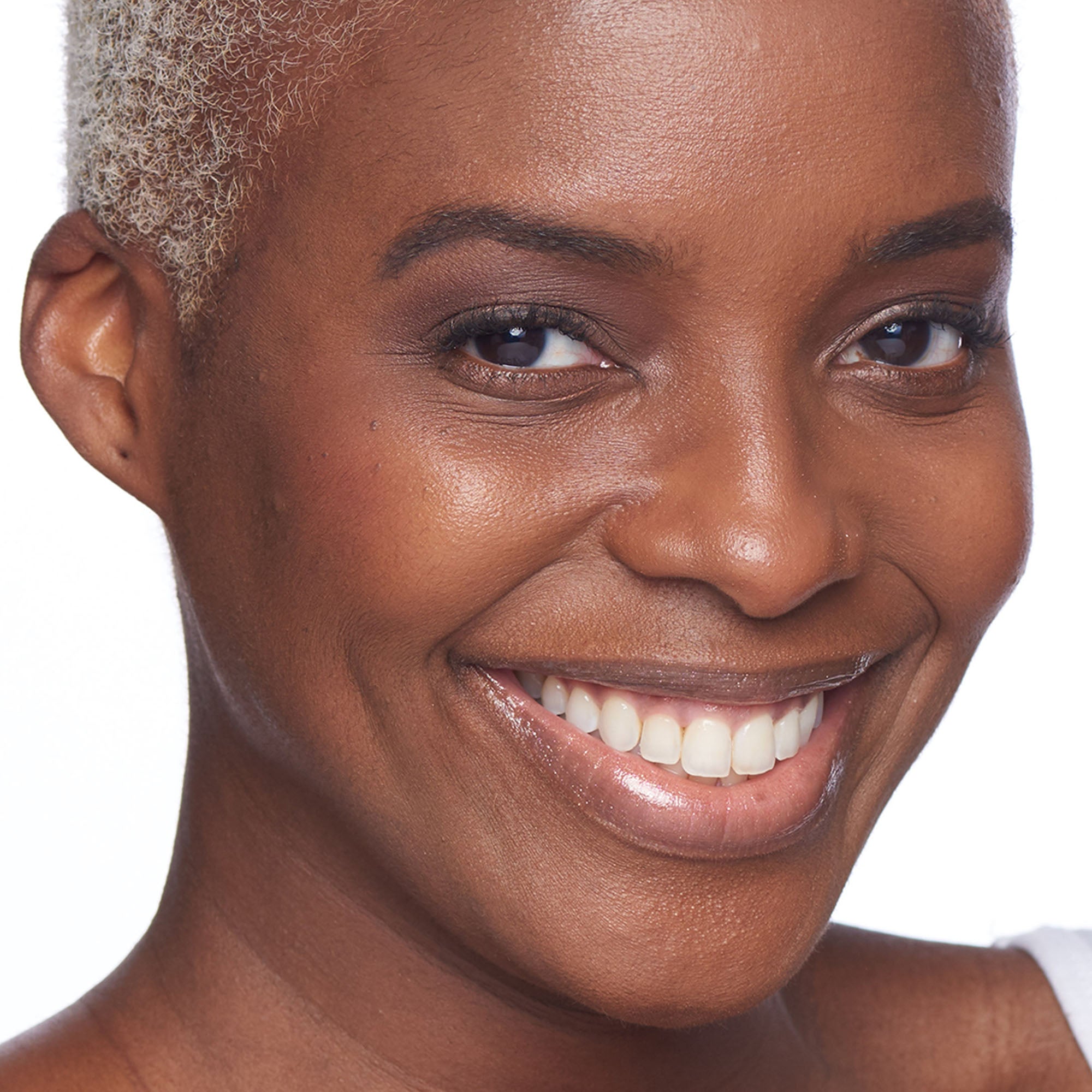4-in-1 Sculpting Concealer with Skincare Ingredients