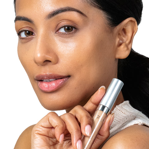 4-in-1 Sculpting Concealer with Skincare Ingredients